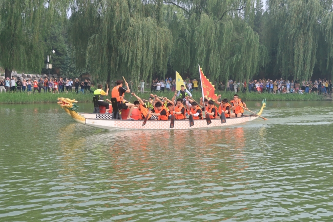 圆明园龙舟2.jpg 圆明园龙舟2.jpg